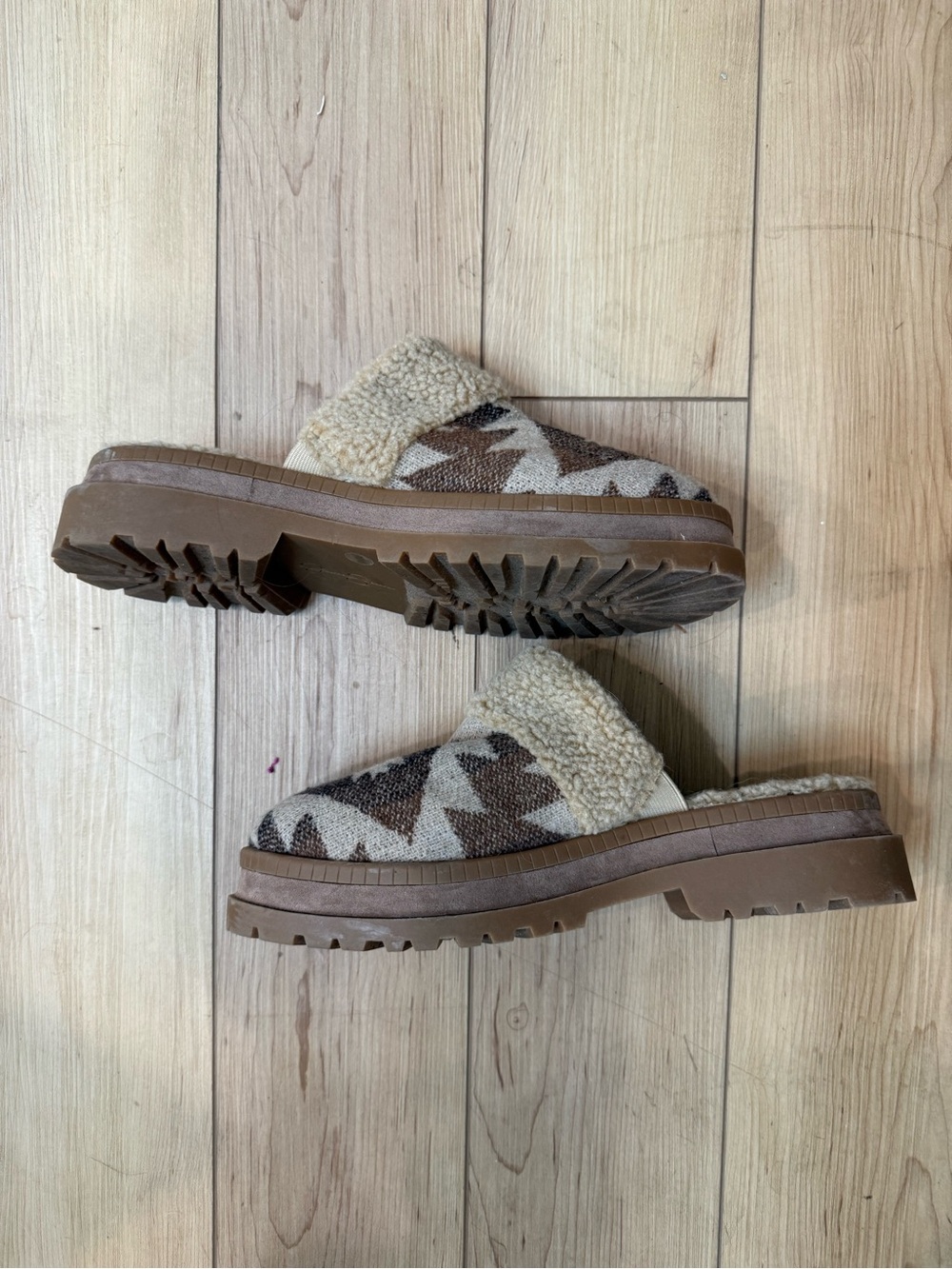 Jessica Simpson Ebiyra Platform Mule